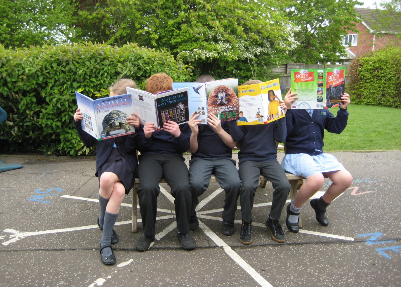 children reading